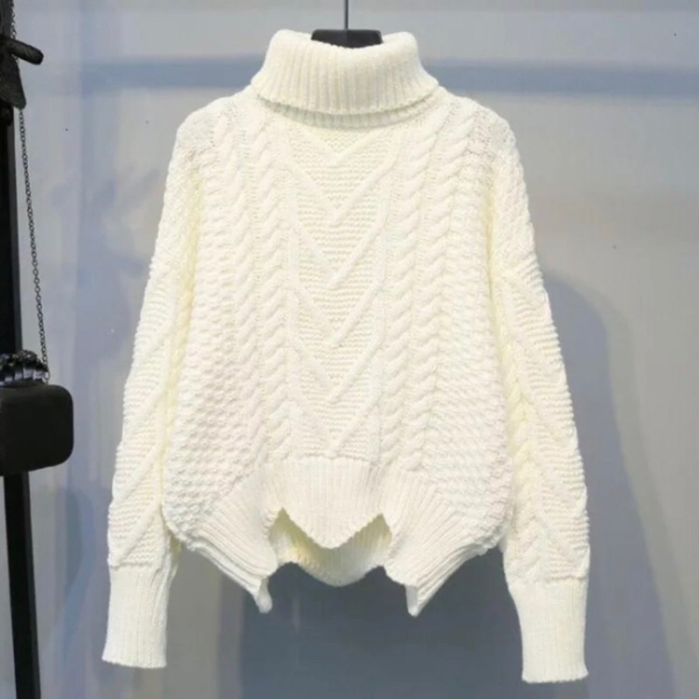 SALE!! HP!! 🎉🎉🎉🎉Ivory Sweater w/Turtleneck - Picture 2 of 4